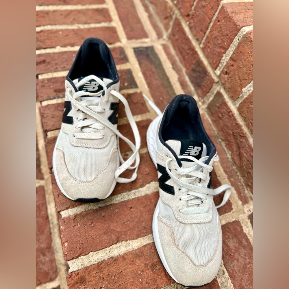 New Balance - Picture 2 of 6